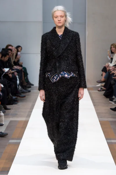 Look 4